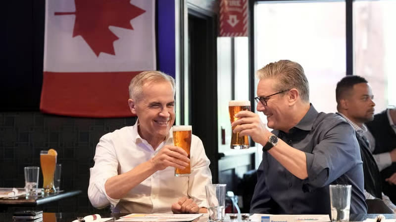 英国首相基尔·斯塔默与加拿大总理马克·卡尼