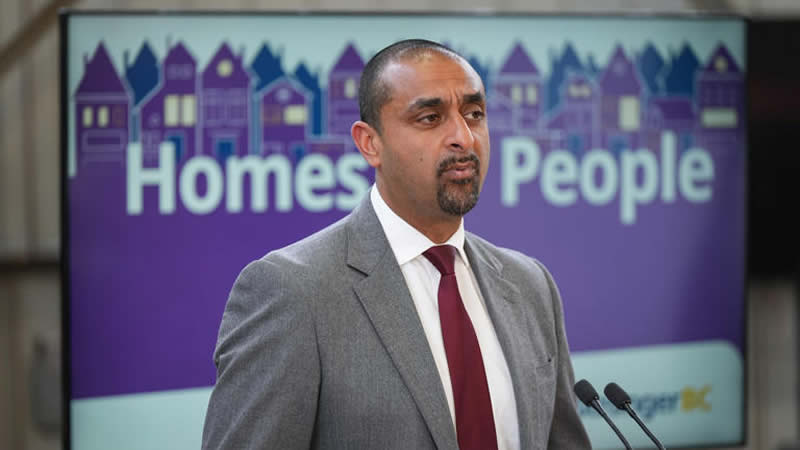 不列颠哥伦比亚省政府住房部长拉维·卡隆（Ravi Kahlon）